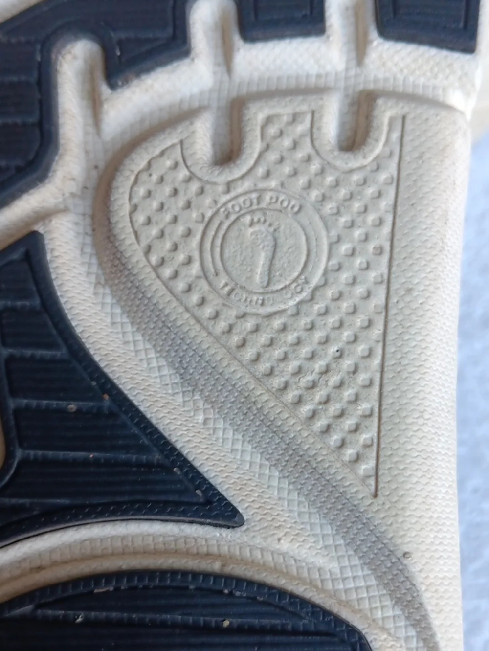 Altra Intuition 3.5 Athletic Shoes